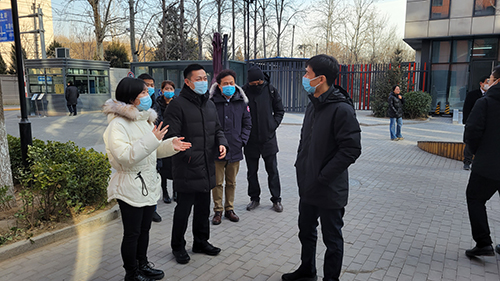 1656151065202668.jpg 海淀副區(qū)長林劍華了解園區(qū)運營情況.jpg