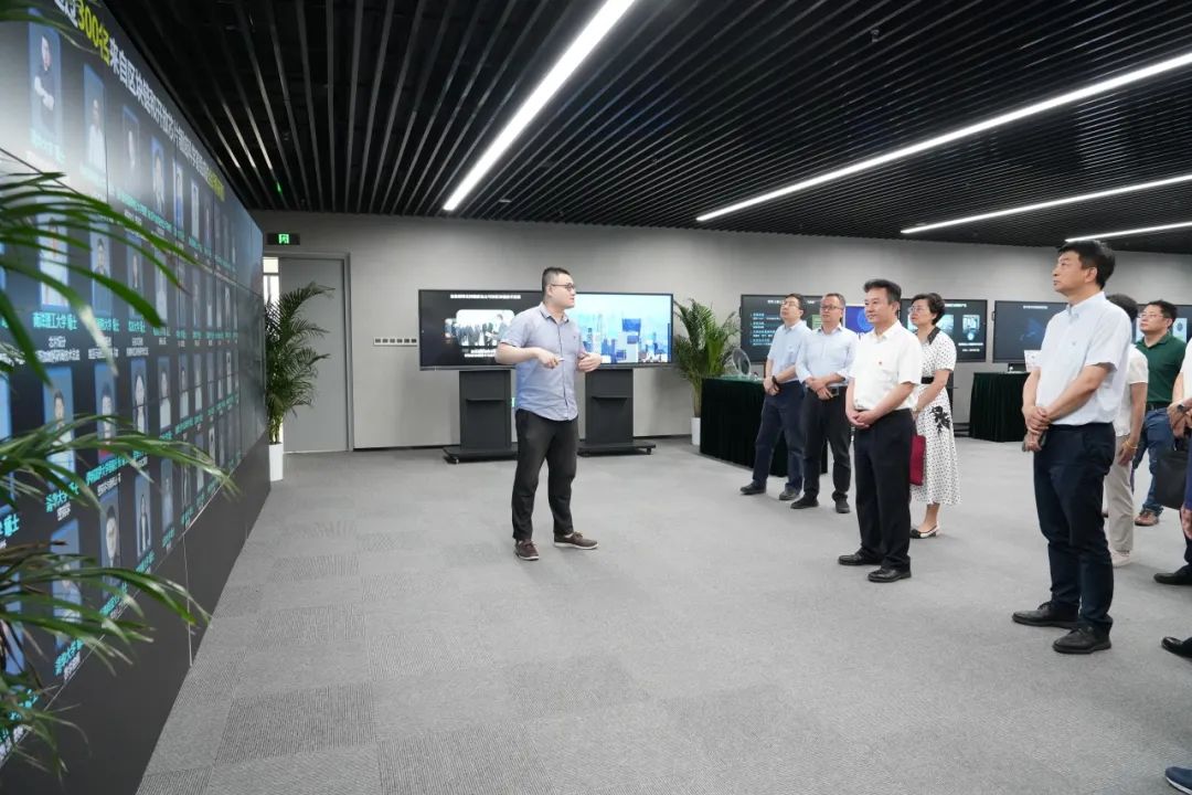 1688363842420812.jpg 1688363842420812.jpg